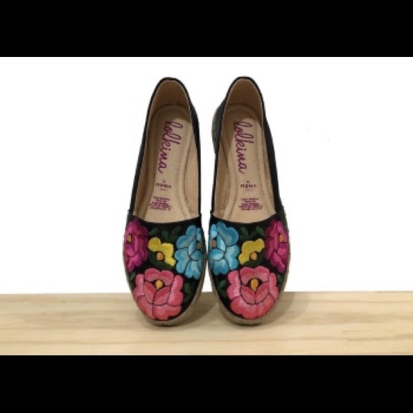 Mexican Embroidered Espadrilles. - Picture 6 of 11